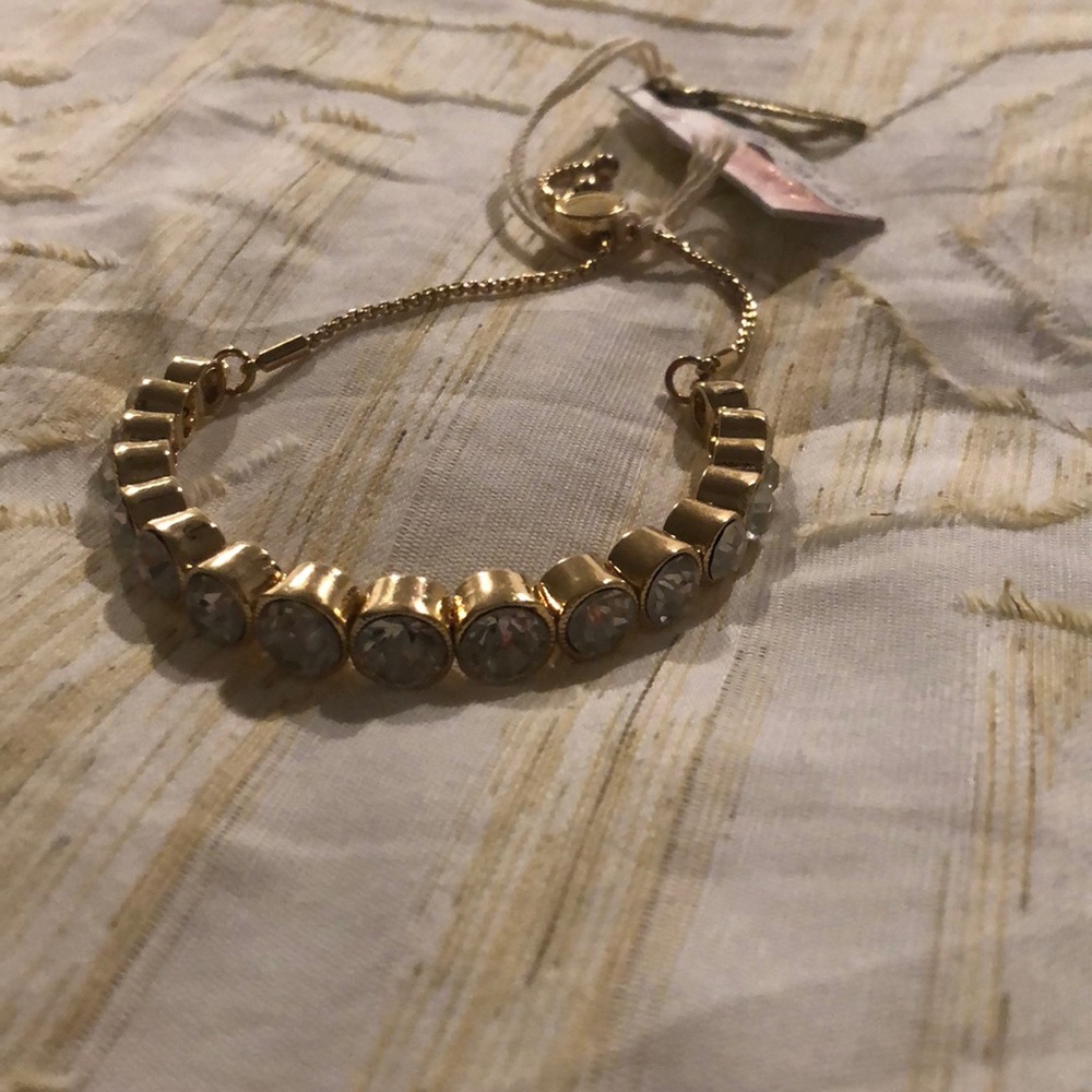 Jessica Simpson gold bracelet